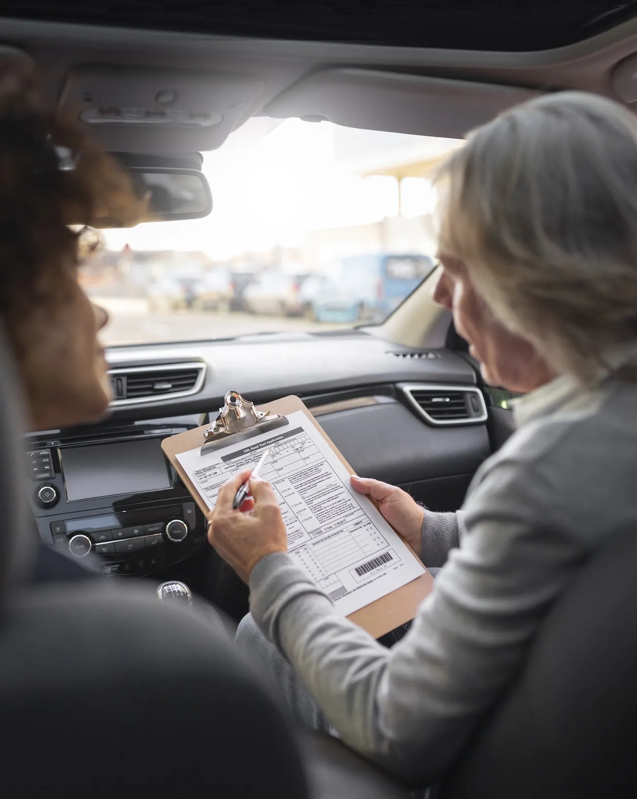 persona que se prepara para obtener el permiso de conduccion